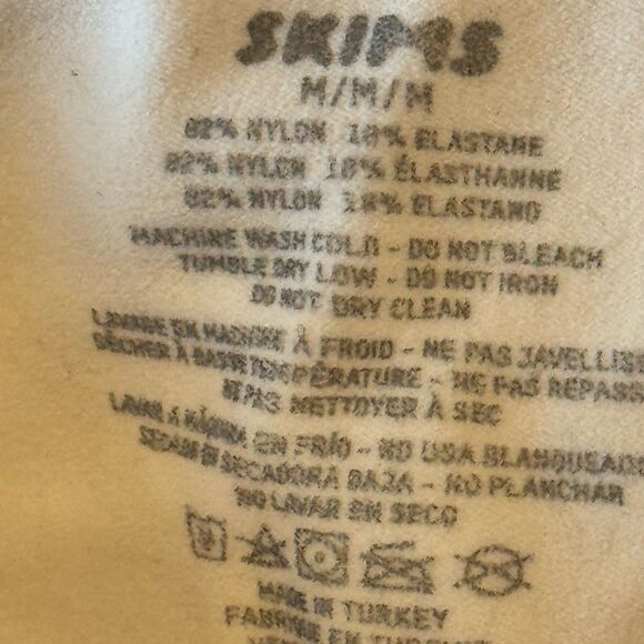 SKIMS Women Medium Seamless High-Waisted Above The Knee Short - Sand Shapeware - Picture 7 of 9